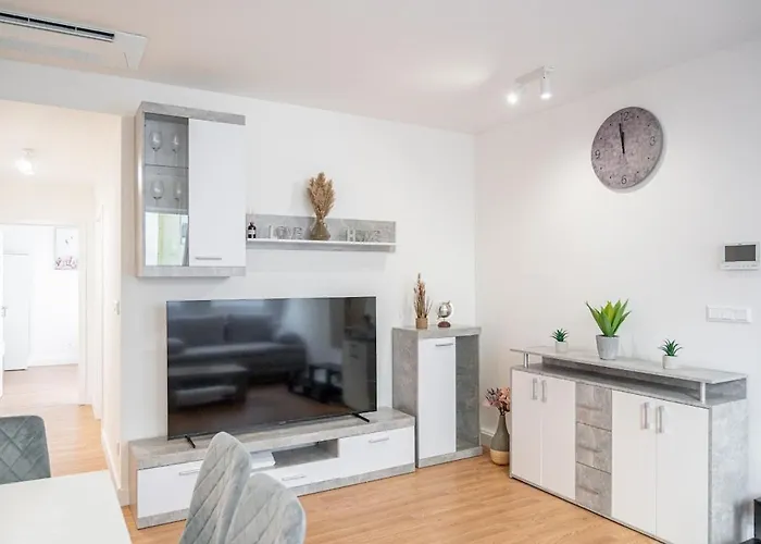 Best City Location 2-Bedroom Apartment