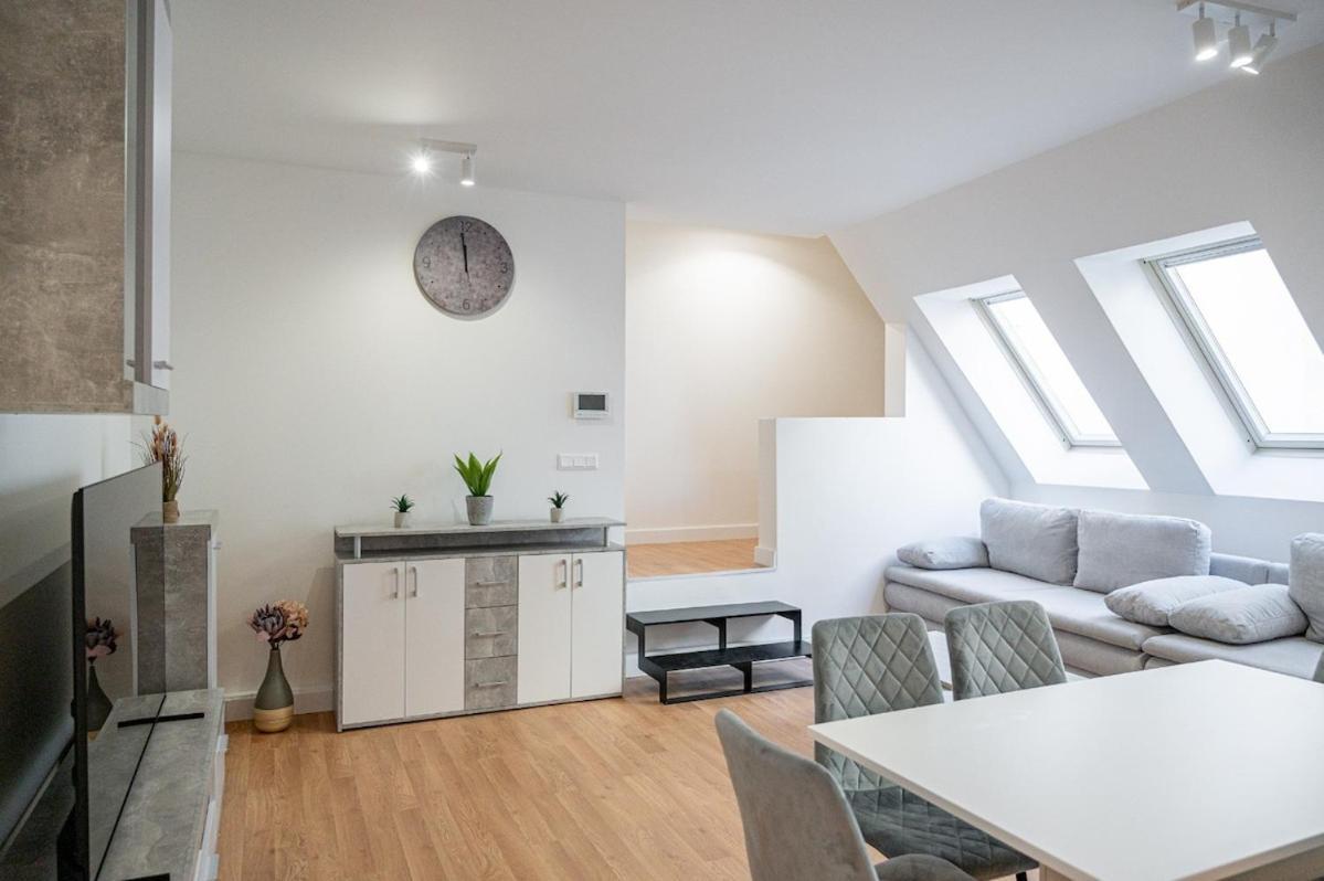 Apartmán Location 2-bedroom *